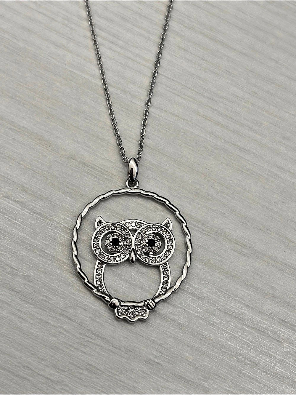 Owl Pendant Necklace in Silver Like New